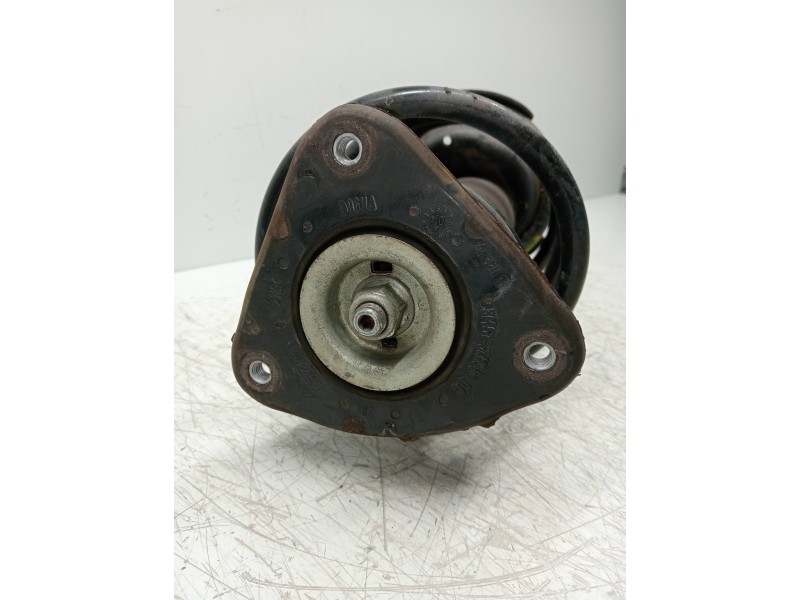 Recambio de amortiguador delantero derecho para ford focus berlina (cap) trend referencia OEM IAM 824903008260 111500313283 
