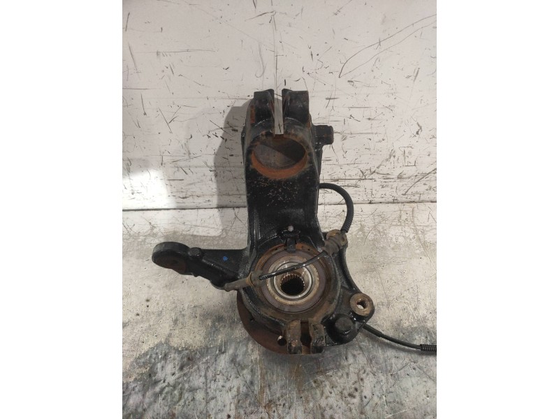 Recambio de mangueta delantera izquierda para peugeot 207 sport referencia OEM IAM   