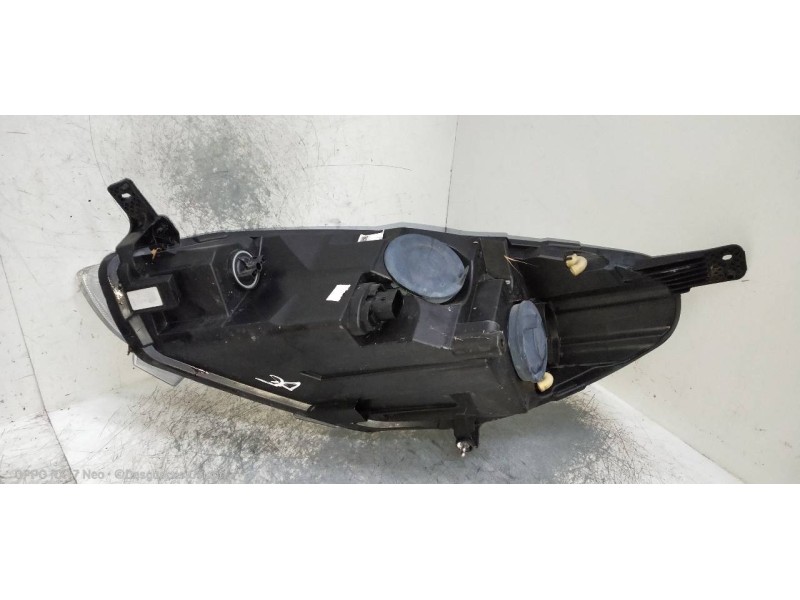 Recambio de faro derecho para ford fiesta (ce1) trend referencia OEM IAM   