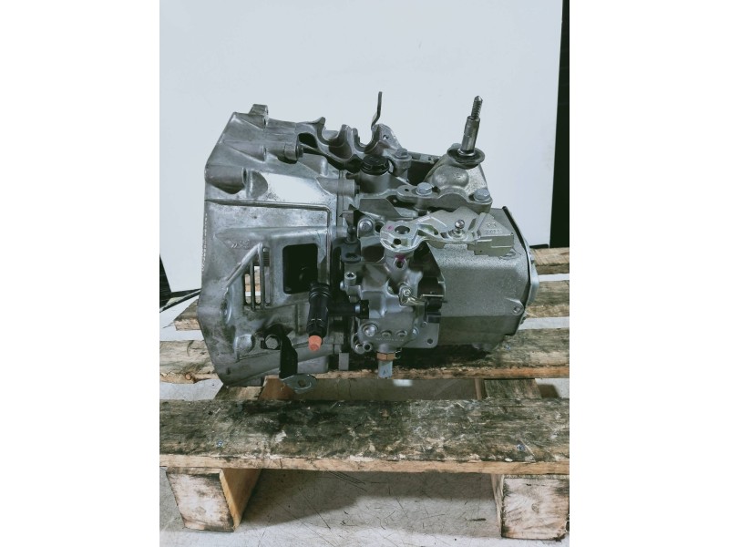 Recambio de caja cambios para peugeot 3008 access referencia OEM IAM 20EA67 3064339 6V