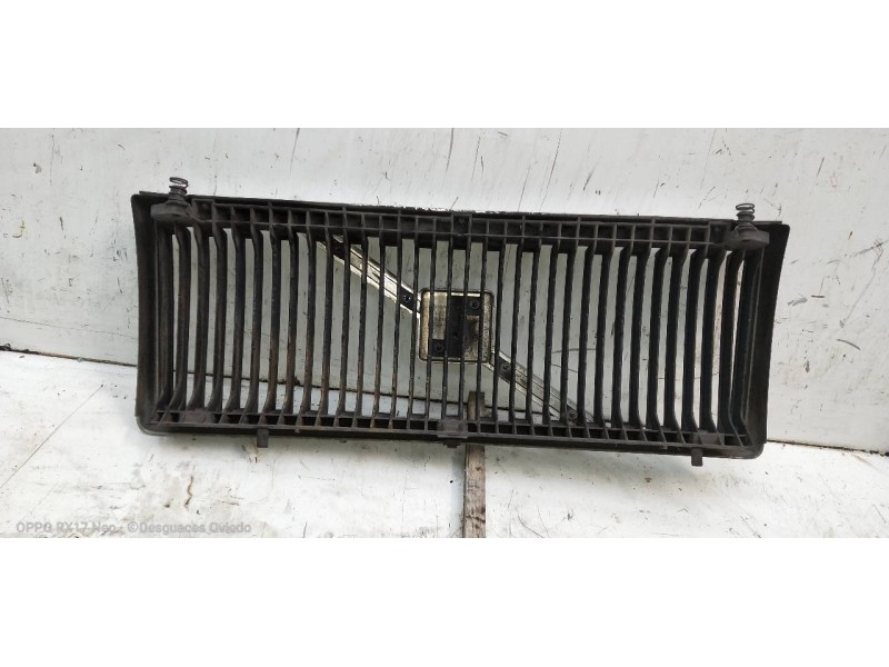Recambio de rejilla delantera para volvo serie 240 berlina 240 gl referencia OEM IAM   