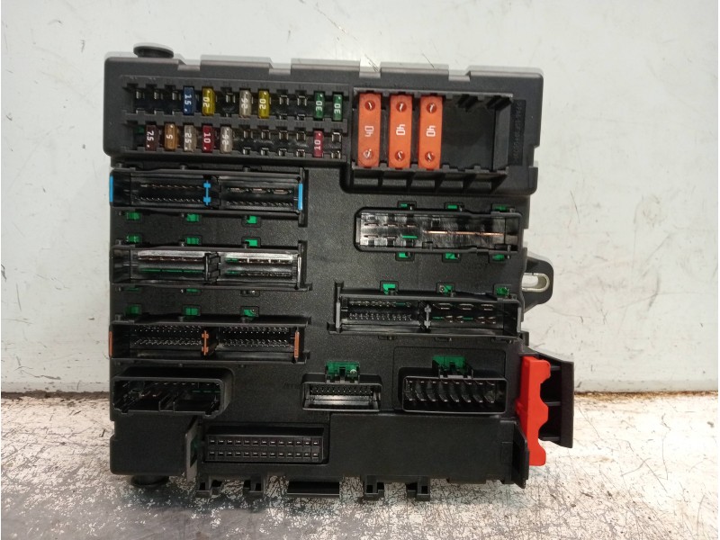 Recambio de caja reles / fusibles para opel signum básico referencia OEM IAM 519049027  