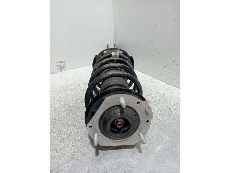 Recambio de amortiguador delantero izquierdo para ford fiesta (ce1) trend referencia OEM IAM A4688201  