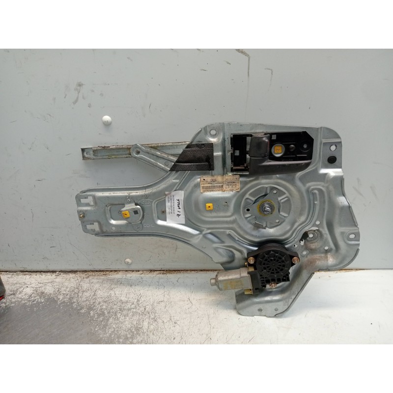 Recambio de elevalunas trasero izquierdo para kia cerato 2.0 ex crdi berlina (4-ptas.) referencia OEM IAM 834702F020 4J22A0192 