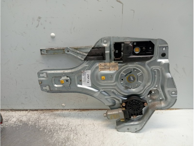 Recambio de elevalunas trasero izquierdo para kia cerato 2.0 ex crdi berlina (4-ptas.) referencia OEM IAM 834702F020 4J22A0192 