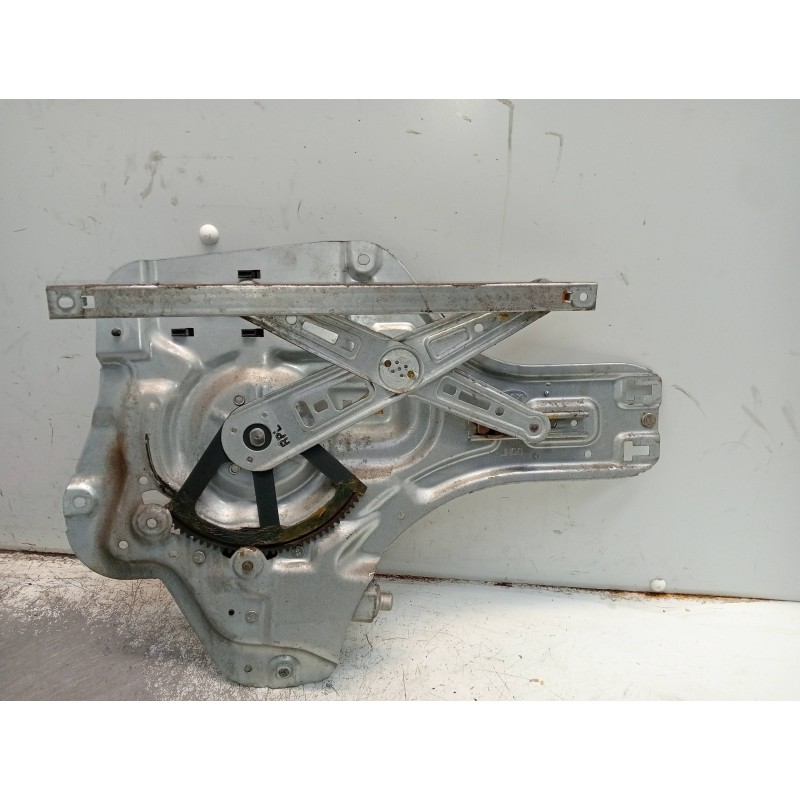 Recambio de elevalunas trasero izquierdo para kia cerato 2.0 ex crdi berlina (4-ptas.) referencia OEM IAM 834702F020 4J22A0192 