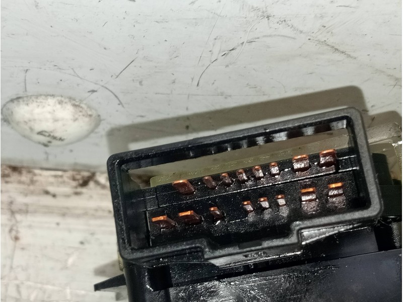 Recambio de mando luces para kia cerato 2.0 ex crdi berlina (4-ptas.) referencia OEM IAM   