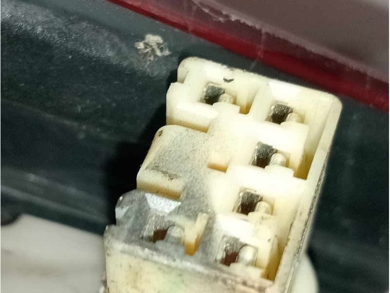 Recambio de piloto trasero izquierdo para subaru legacy lim. b14 limited referencia OEM IAM   