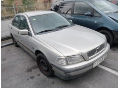 volvo s40 berlina del año 1998