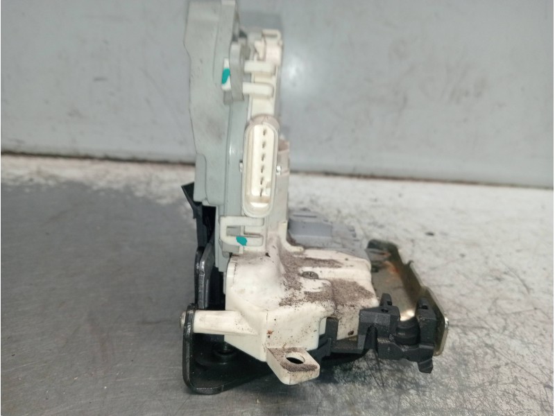 Recambio de motor cierre centralizado delantero derecho para audi a4 avant (8k5) (2008) 2.0 tdi referencia OEM IAM 8K08390150  