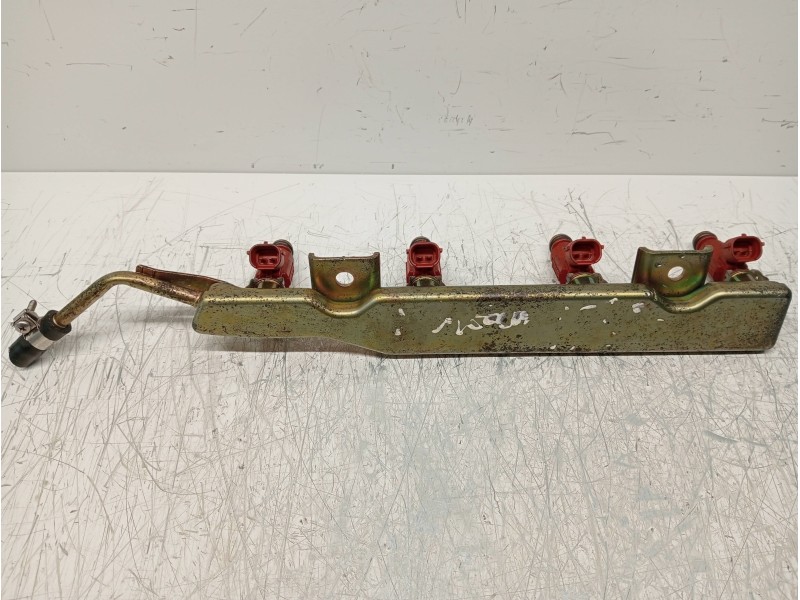 Recambio de rampa inyectora para nissan primera berlina (p12) acenta referencia OEM IAM   