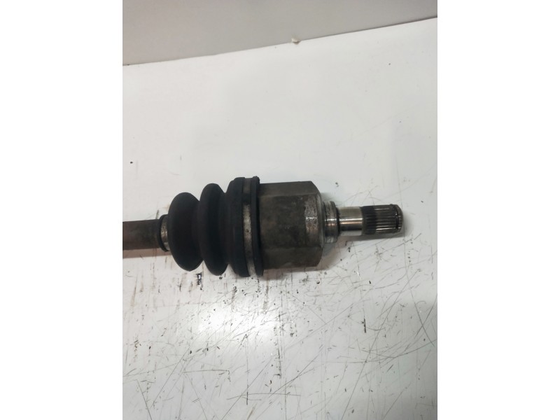 Recambio de transmision delantera derecha para kia cerato 2.0 ex crdi berlina (4-ptas.) referencia OEM IAM   