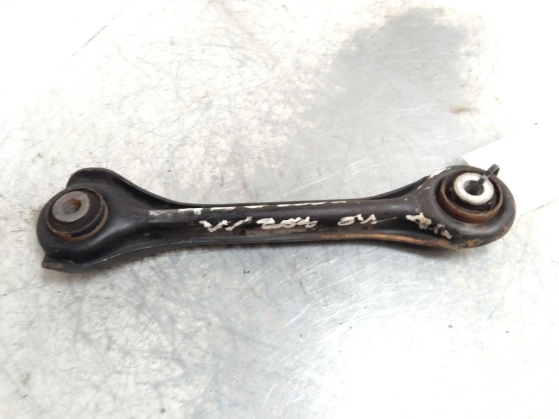 Recambio de brazo suspension inferior trasero izquierdo para mercedes clase c (w203) familiar 2.2 cdi cat referencia OEM IAM   