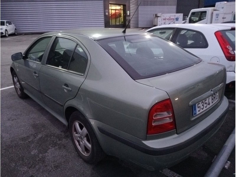 skoda octavia berlina (1u2) del año 2001