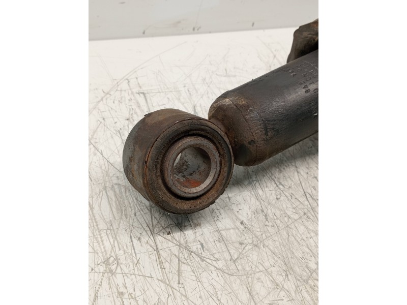 Recambio de amortiguador trasero derecho para toyota corolla (e12) 2.0 d-4d linea luna berlina referencia OEM IAM   