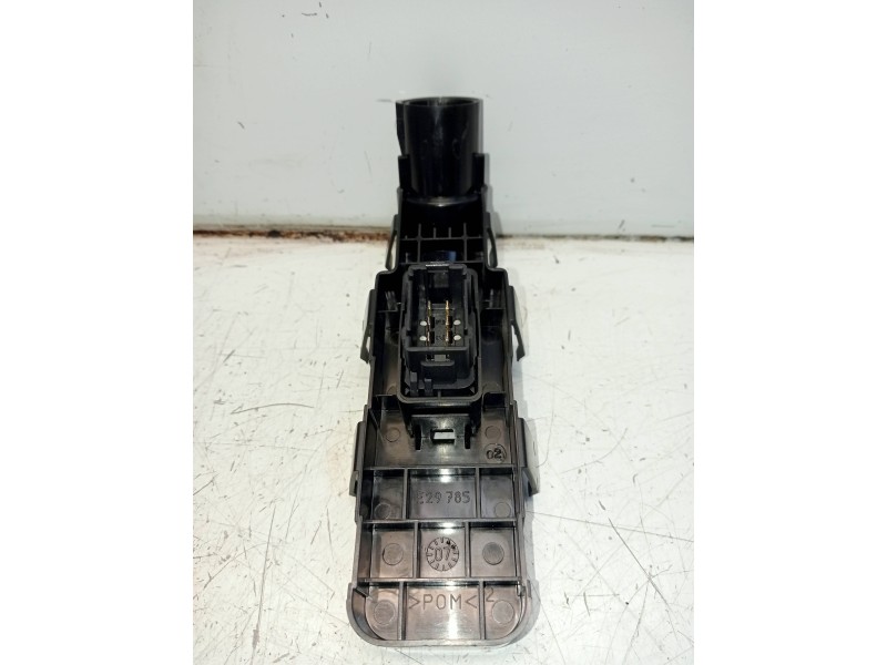 Recambio de mando elevalunas delantero derecho para peugeot 207 urban referencia OEM IAM 96548604 7107A 