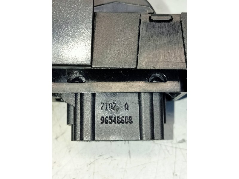 Recambio de mando elevalunas delantero derecho para peugeot 207 urban referencia OEM IAM 96548604 7107A 