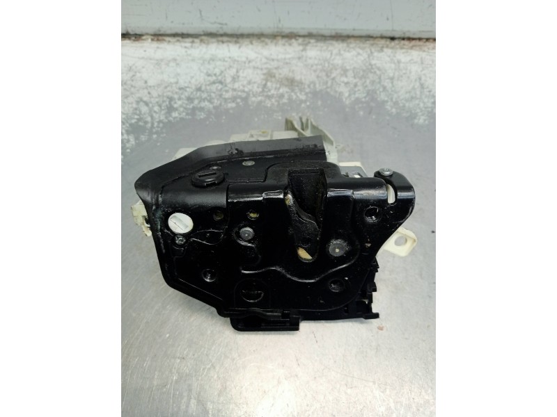Recambio de motor cierre centralizado trasero izquierdo para seat altea (5p1) arena referencia OEM IAM W05P0839011B  