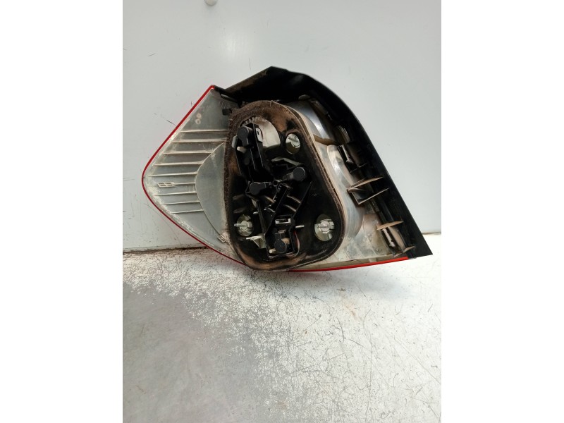 Recambio de piloto trasero derecho para bmw serie 1 berlina (e81/e87) 118d referencia OEM IAM   