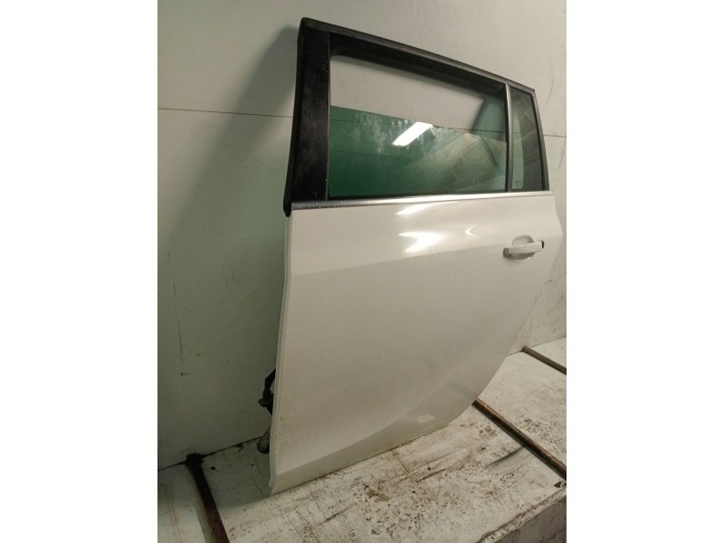 Recambio de puerta trasera izquierda para opel zafira (c) excellence start/stop referencia OEM IAM  5P 