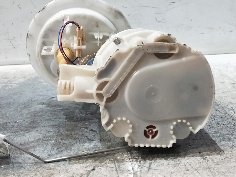 Recambio de bomba combustible para audi a4 avant (8k5) (2008) 2.0 tdi referencia OEM IAM 8K0919050H 0580205001 