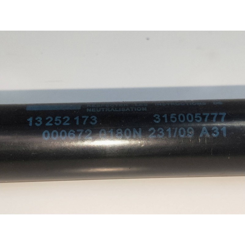 Recambio de amortiguadores capo para opel insignia berlina 2.0 16v cdti referencia OEM IAM 13252173  