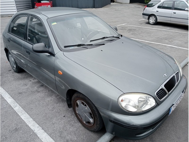 daewoo lanos del año 2002