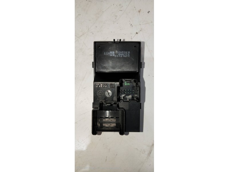 Recambio de mando elevalunas delantero derecho para opel zafira (c) excellence start/stop referencia OEM IAM 22915102  