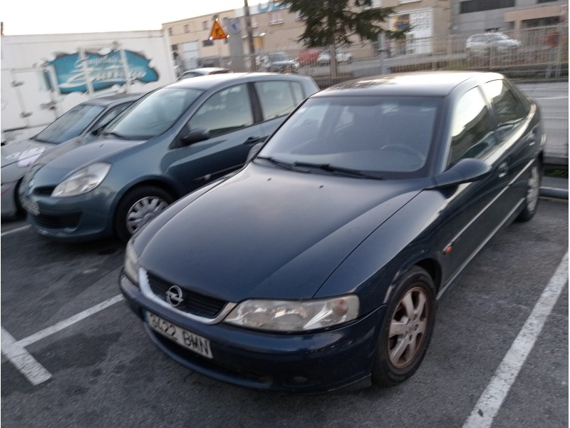 opel vectra b berlina del año 2001