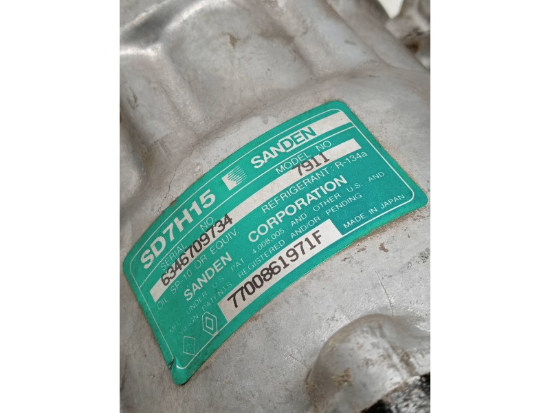 Recambio de compresor aire acondicionado para renault laguna (b56) 2.2 dt rxe referencia OEM IAM SD7H157911 7700861971F 