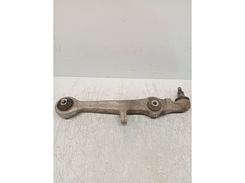 Recambio de brazo suspension inferior delantero izquierdo para audi a4 berlina (b5) 1.9 tdi referencia OEM IAM 4D0407155J  