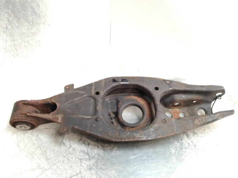 Recambio de brazo suspension inferior trasero derecho para mercedes clase c (w203) familiar 2.2 cdi cat referencia OEM IAM   