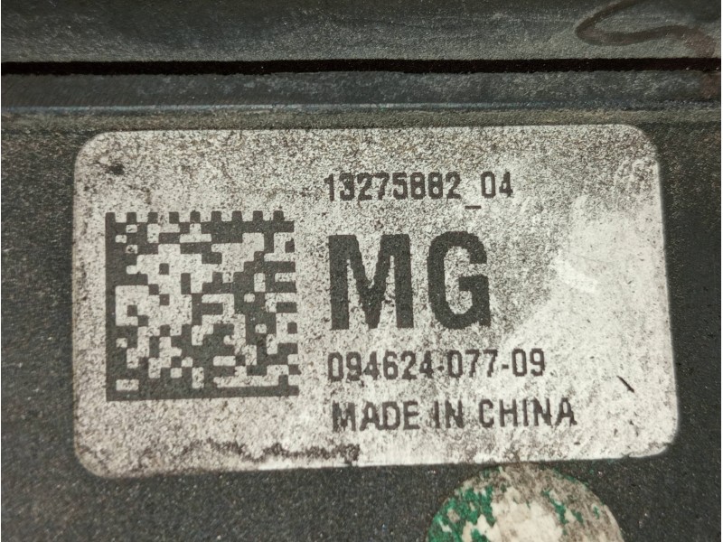 Recambio de caja reles / fusibles para opel insignia berlina cosmo referencia OEM IAM 1327588204  