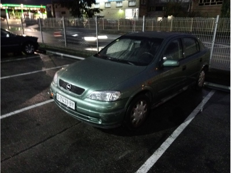 opel astra g berlina del año 1998