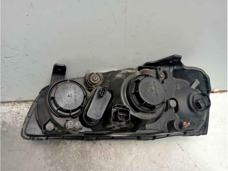 Recambio de faro derecho para hyundai elantra (xd) 1.6 comfort (5-ptas.) referencia OEM IAM 921022DXXX  