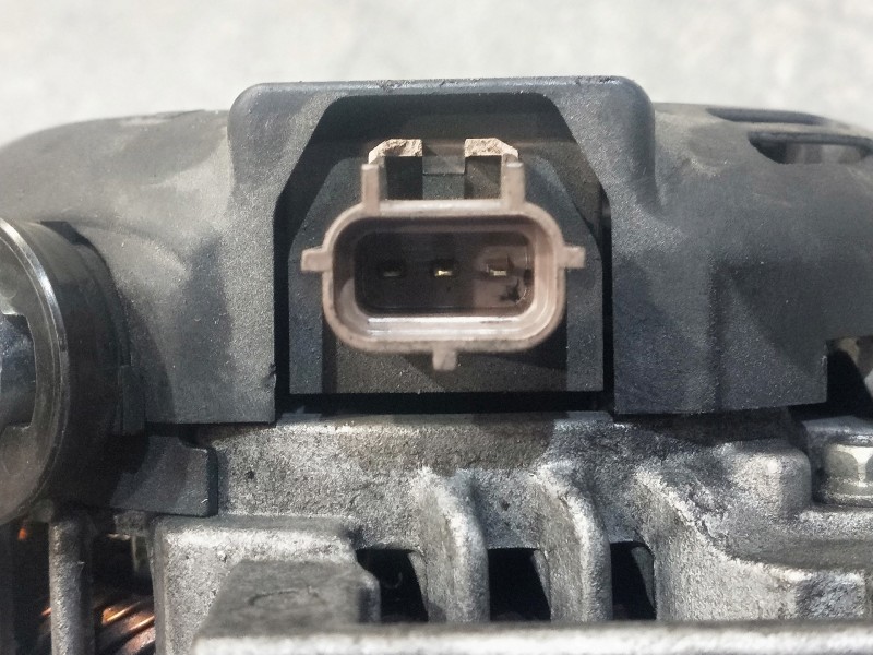 Recambio de alternador para maserati ghibli diesel referencia OEM IAM 1042106592 P04801835AC 