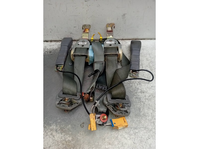 Recambio de juego cinturones delantero para hyundai elantra (xd) 1.6 comfort (5-ptas.) referencia OEM IAM   
