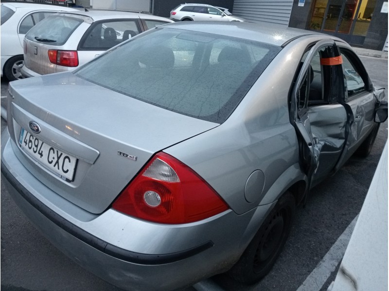 ford mondeo berlina (ge) del año 2004