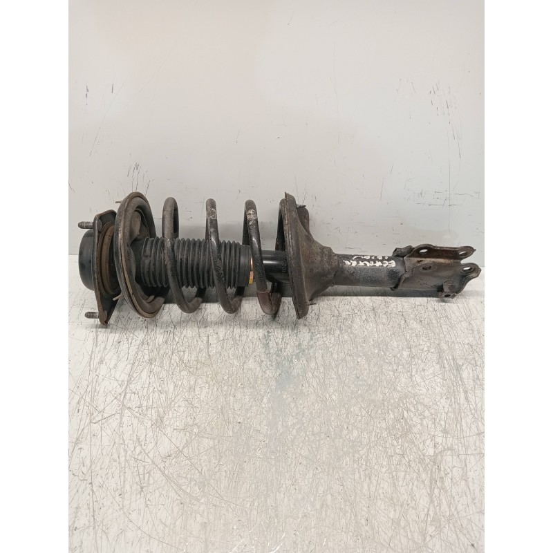 Recambio de amortiguador delantero izquierdo para hyundai elantra (xd) 1.6 comfort (5-ptas.) referencia OEM IAM   