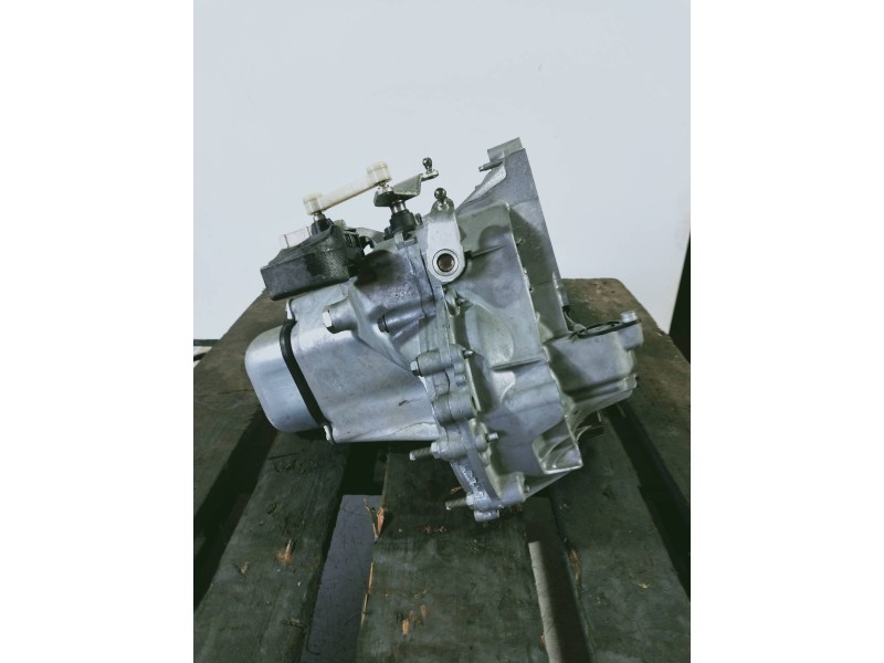 Recambio de caja cambios para peugeot 208 active referencia OEM IAM 20CR03 1038492 5V