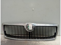 Recambio de rejilla delantera para skoda octavia berlina (1z3) 1.9 tdi referencia OEM IAM 1Z0853661 8102666 