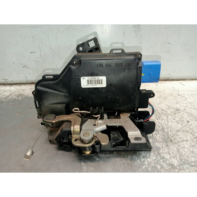 Recambio de motor cierre centralizado trasero derecho para skoda octavia berlina (1z3) 1.9 tdi referencia OEM IAM 7L0839016 5P 