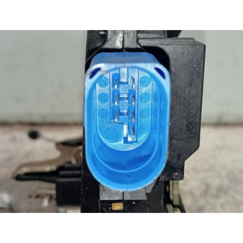 Recambio de motor cierre centralizado trasero derecho para skoda octavia berlina (1z3) 1.9 tdi referencia OEM IAM 7L0839016 5P 