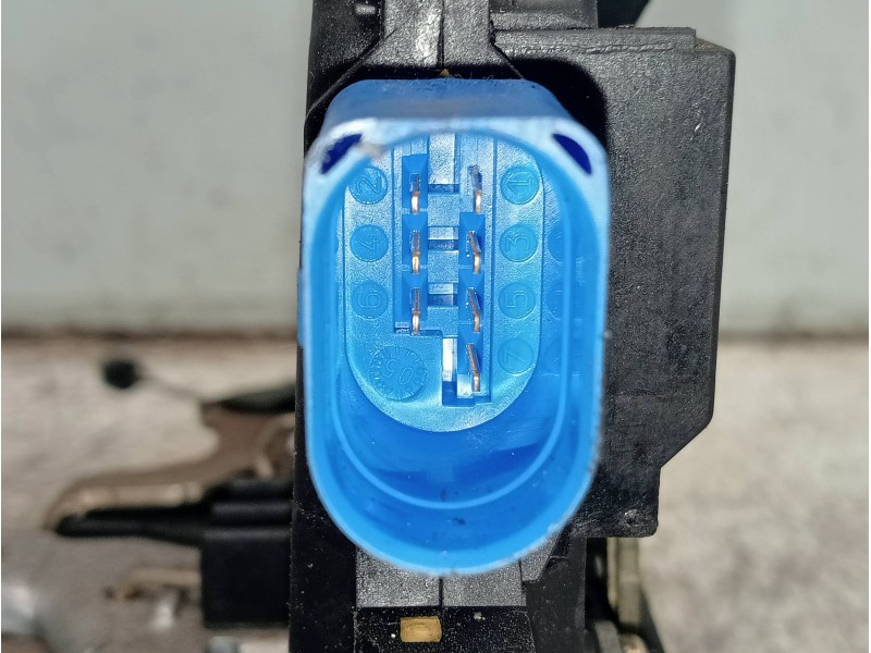 Recambio de motor cierre centralizado trasero derecho para skoda octavia berlina (1z3) 1.9 tdi referencia OEM IAM 7L0839016 5P 