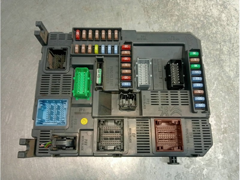 Recambio de caja reles / fusibles para peugeot 208 active referencia OEM IAM 9678355880  