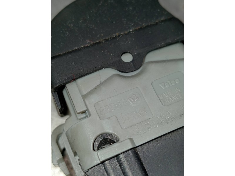 Recambio de mando elevalunas delantero derecho para renault clio iii confort dynamique referencia OEM IAM 28082  