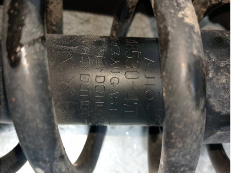 Recambio de amortiguador trasero derecho para toyota prius (nhw20) basis referencia OEM IAM 4853047051  