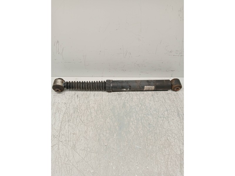 Recambio de amortiguador trasero izquierdo para peugeot 208 active referencia OEM IAM   