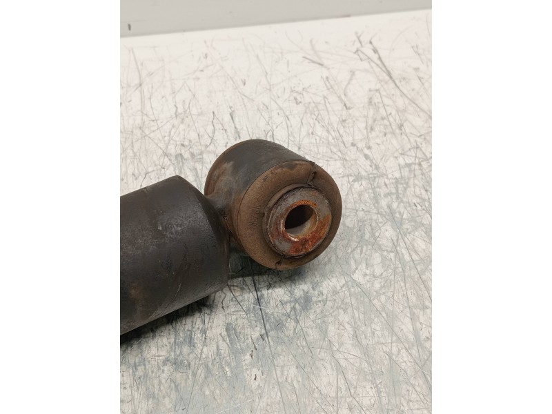 Recambio de amortiguador trasero izquierdo para peugeot 208 active referencia OEM IAM   