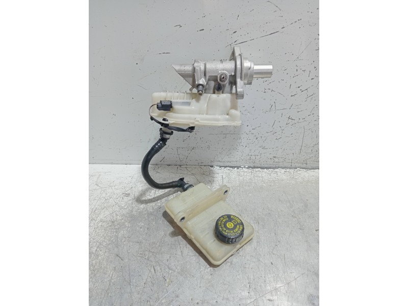 Recambio de bomba freno para renault espace v intens referencia OEM IAM 460917863R  